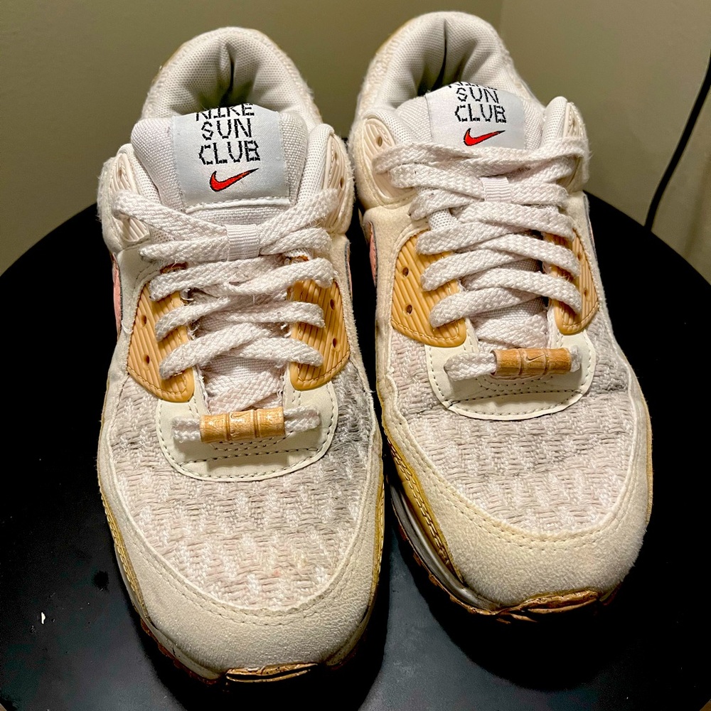 Nike Air max 90 Sun Club. Women’s 8.5
